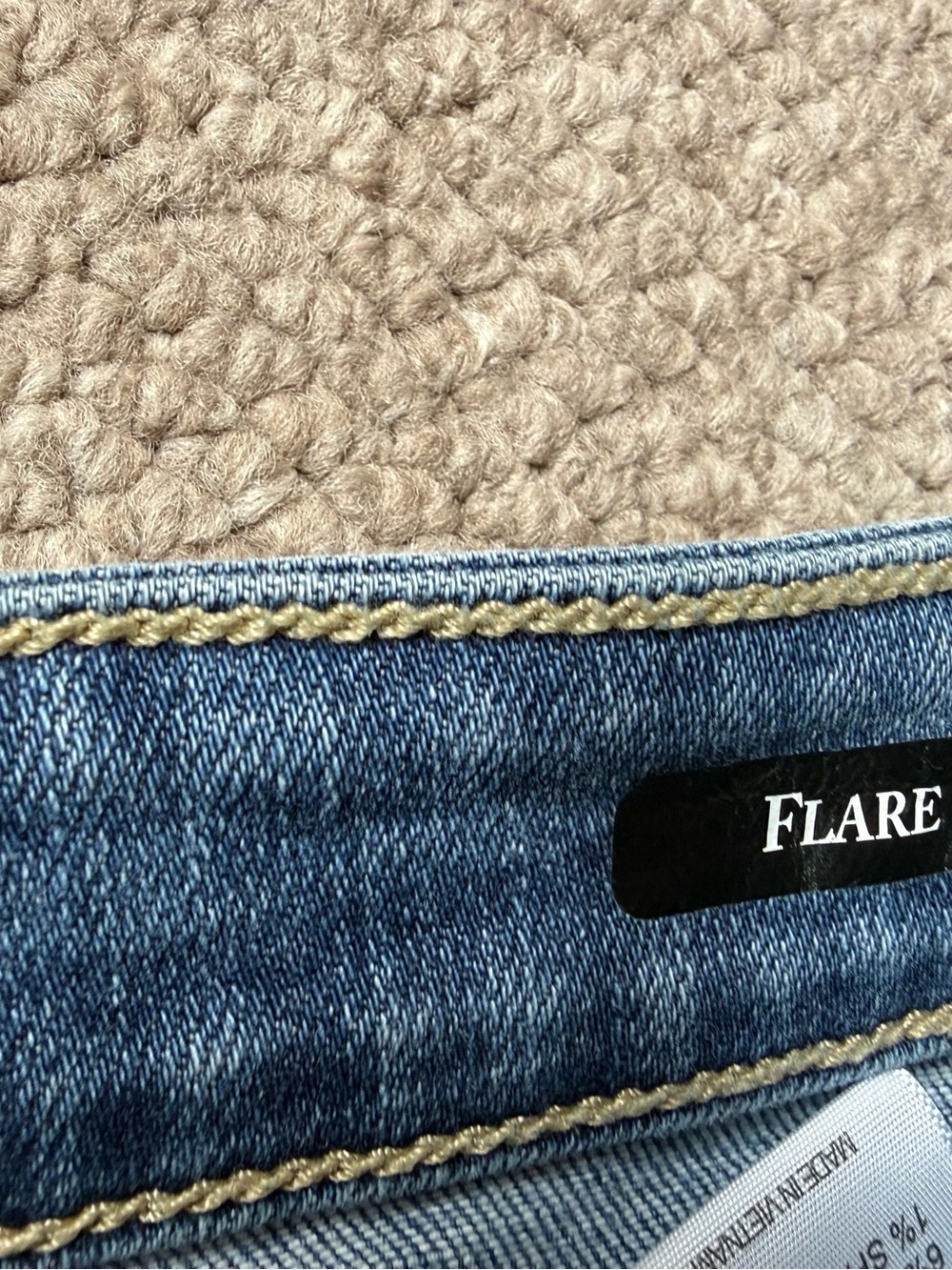 JUDY BLUE HIGH WAISTED FLARE FRONT PINTUCK DETAIL & FRAY HEM size 9/29 - Picture 5 of 7
